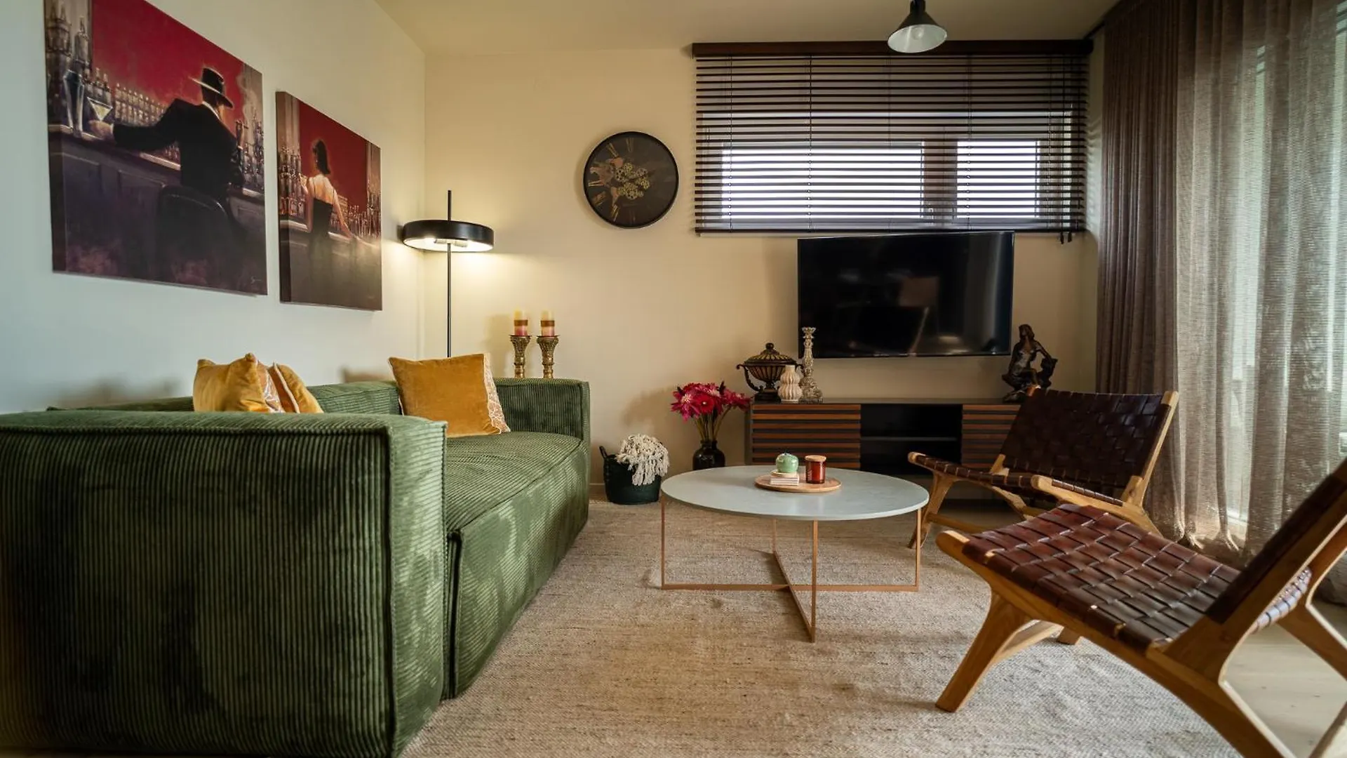 اتصالات Apartment California By Belmont Realty 